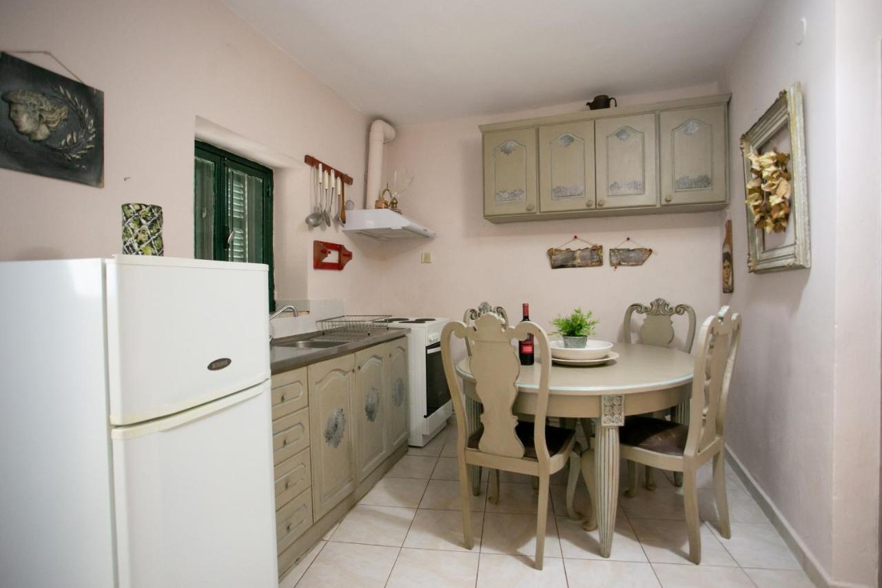 Charouda Country House Pyrgos Dirou Luaran gambar